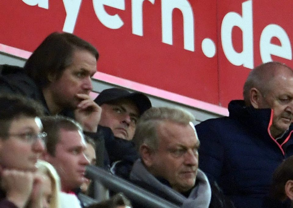 Mourinho appeared to keep a low profile in the Allianz Arena crowd