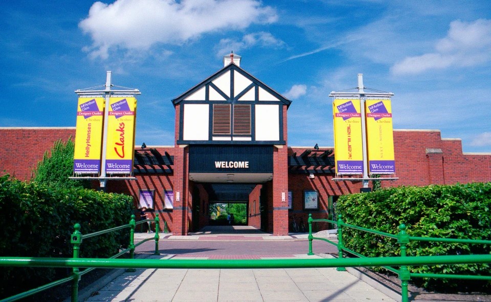 The entrance to the glam Cheshire Oaks, where many designer buys are 60% off