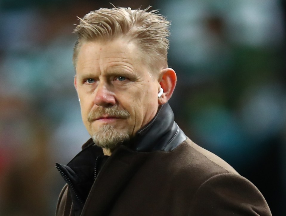 Schmeichel reckons Ten Hag will have to transform every aspect of life at Old Trafford