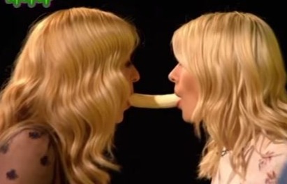 Team leaders Fearne Cotton and Holly Willoughby tackled Totally Bananas Extreme