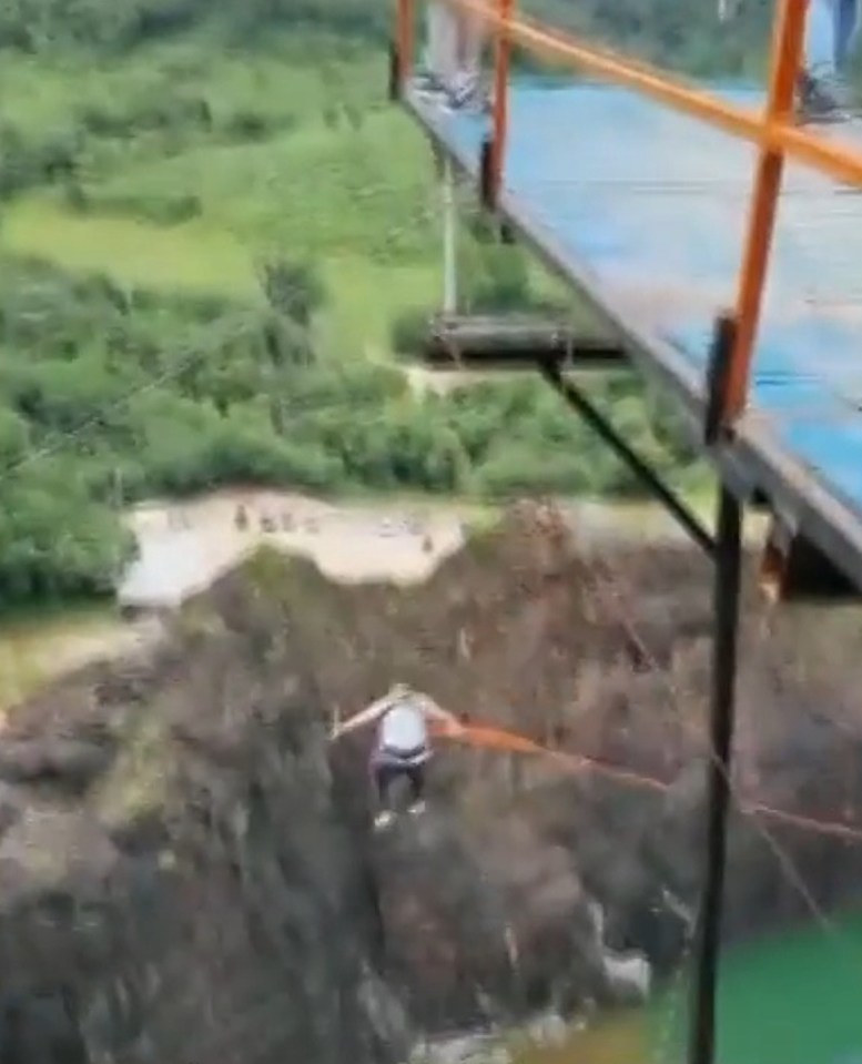 Rafael dos Santos Tosta descending on the bridge swing moments before tragedy struck