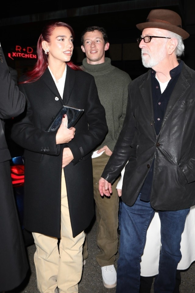 BGUK_2817043 - *PREMIUM-EXCLUSIVE* Los Angeles, CA - *MUST CALL FOR PRICING* The British Singer Dua Lipa and rumoured new boyfriend Callum Turner enjoy a spot of dinner with some friends at the R+D Kitchen before attending Callum's Q&A for his new series 'Masters of the Air' out in Los Angeles.....Pictured: Dua Lipa, Callum Turner....BACKGRID UK 14 JANUARY 2024 ....BYLINE MUST READ: Gio / BACKGRID....UK: +44 208 344 2007 / uksales@backgrid.com....USA: +1 310 798 9111 / usasales@backgrid.com....*Pictures Containing Children Please Pixelate Face Prior To Publication*