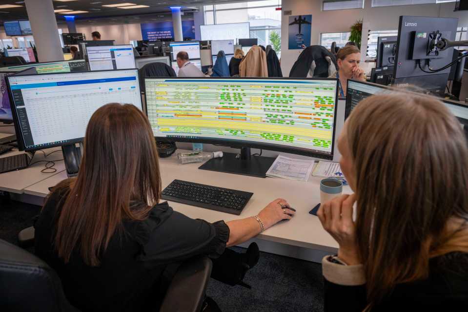 THE SUN GET EXCLUSIVE ACCESS TO THE NEW BRITISH AIRWAYS OPERATIONS CONTROL ROOM AT THEIR HQ NEXT TO HEATHROW AIRPORT....PIC BY SIMON JONES
