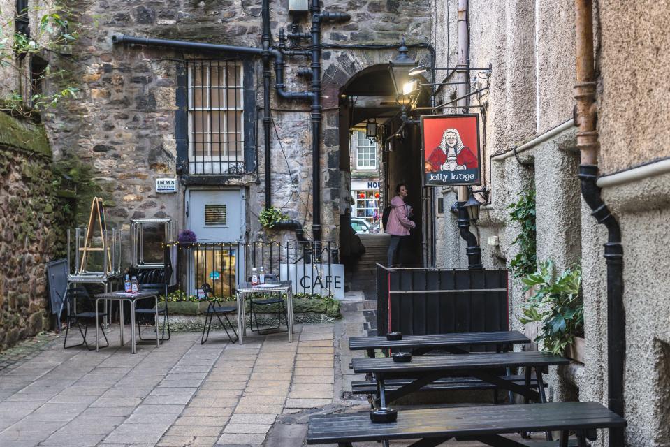 The Jolly Judge pub is in a cosy spot hidden in a close off the Royal Mile, just a two minute walk from the castle