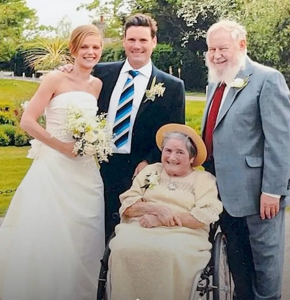 The couple’s big day in 2007 with Keir’s parents Jo and Rod