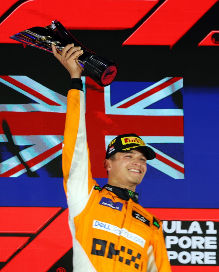 Mandatory Credit: Photo by Hasan Bratic/DeFodi Images/REX/Shutterstock (14733584fx) 22.09.2024, Marina Bay Street Circuit, Singapore, FORMULA 1 SINGAPORE AIRLINES SINGAPORE GRAND PRIX 2024,im Bild Sieger Lando Norris (GBR), McLaren F1 Team FORMULA 1 SINGAPORE AIRLINES SINGAPORE GRAND PRIX 2024 - Marina Bay Street Circuit, Singapore, Singapore - 22 Sep 2024