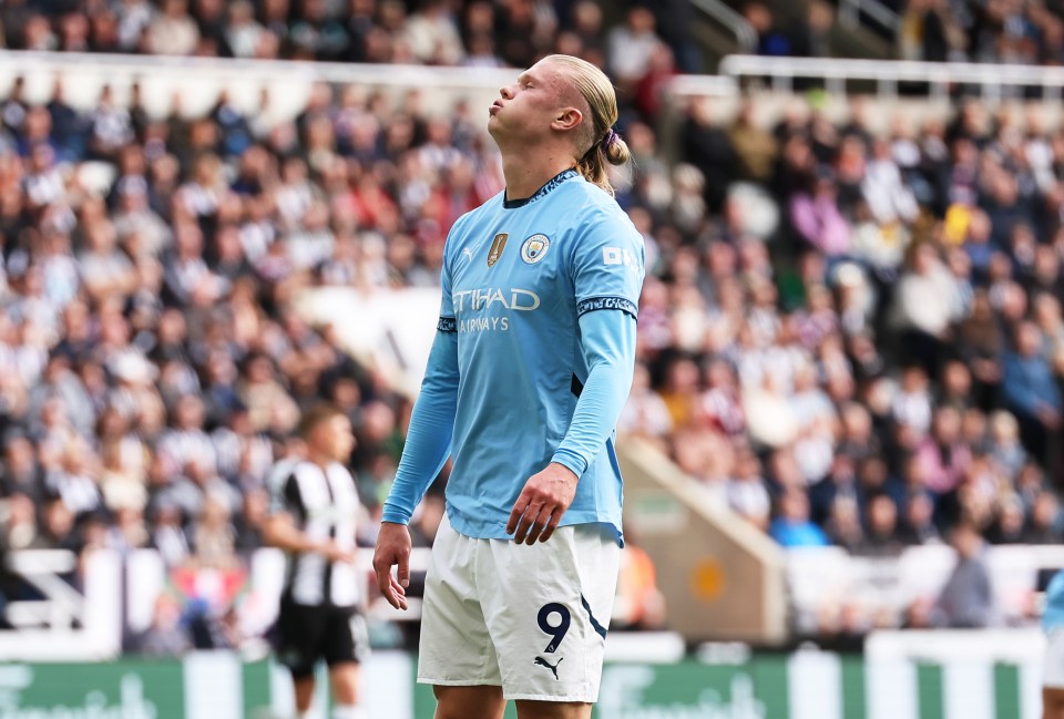 a soccer player with the number 9 on his shorts