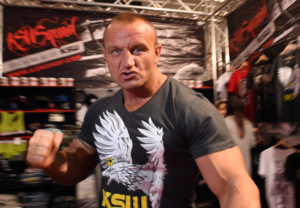Mariusz Pudzianowski at the International Fitness & Wellness Fair.