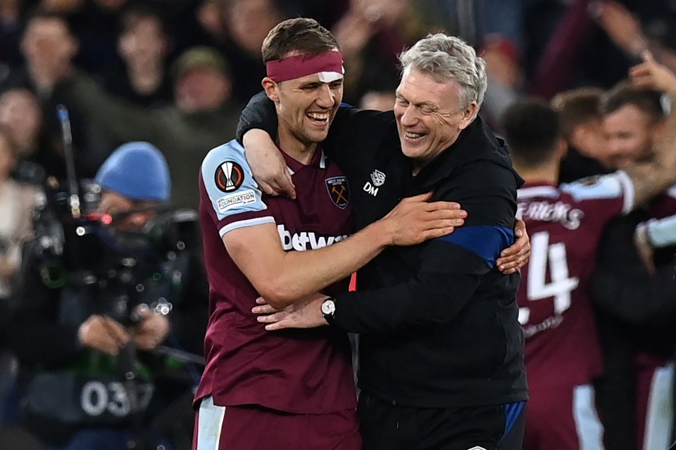 West Ham United's manager David Moyes and midfielder Tomas Soucek celebrating a win.
