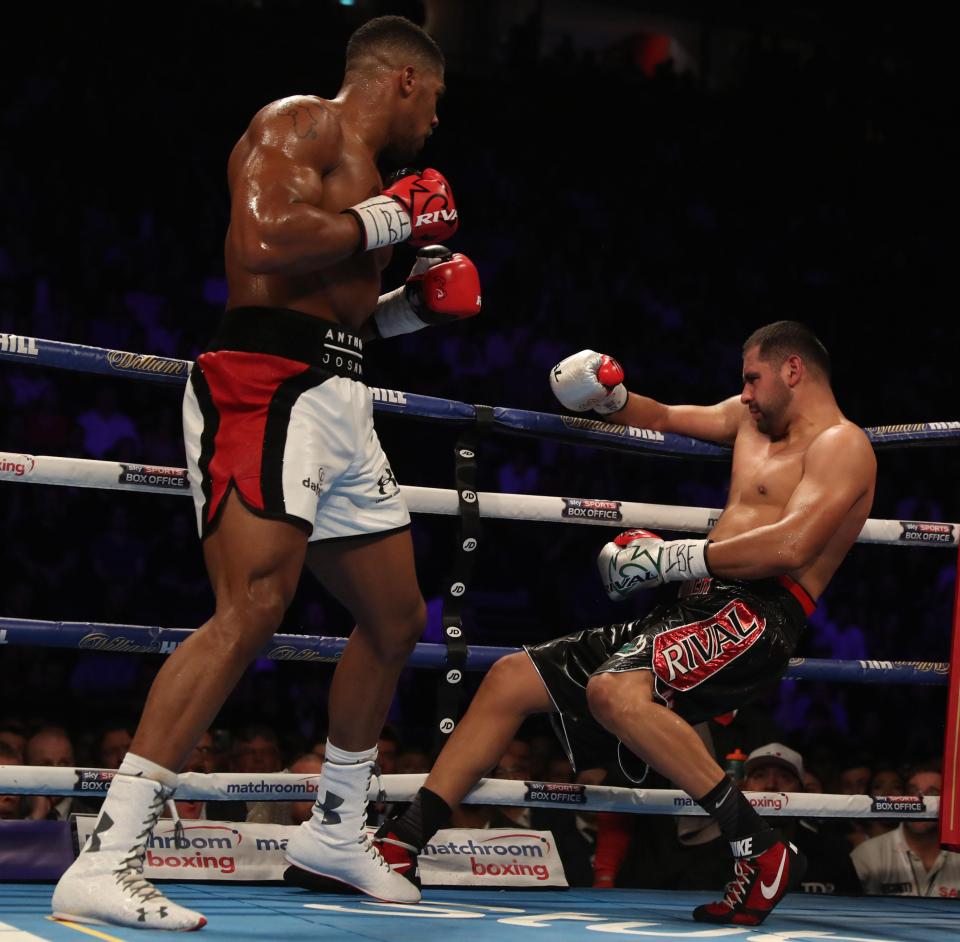  Joshua KO’d Molina the night Whyte beat Chisora