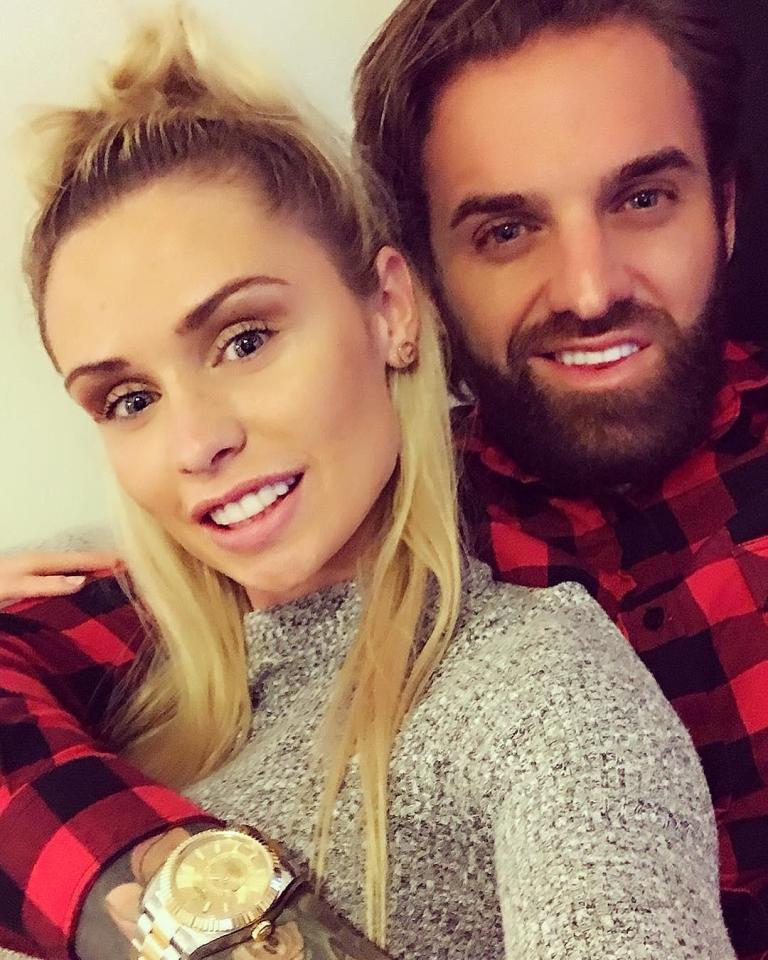  His girlfriend helps with his nutrition and weight cut