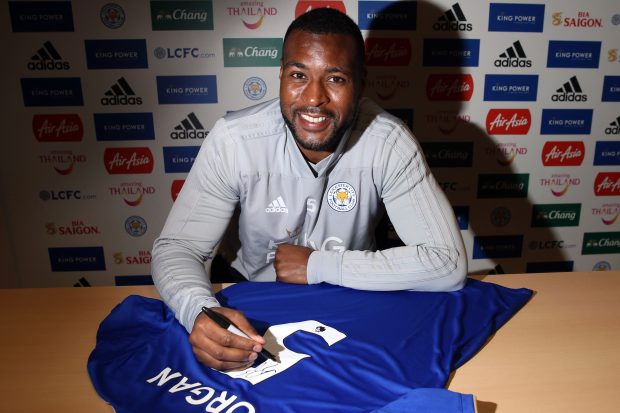 Wes Morgan has signed a new one-year contract extension at Leicester