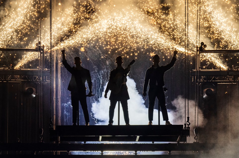 The Jonas Brothers won Favourite Artist