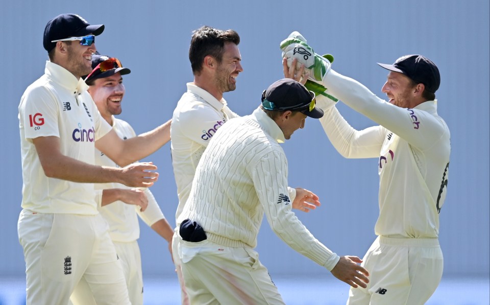 England will take a full-strength squad to Australia