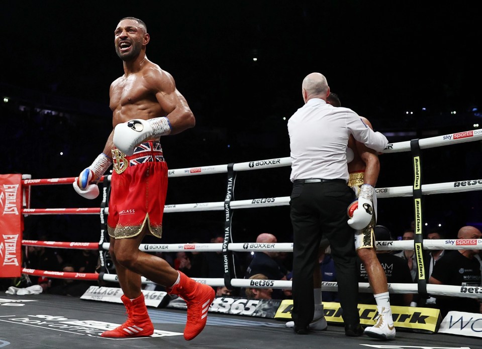 Kell Brook beat Amir Khan in round six