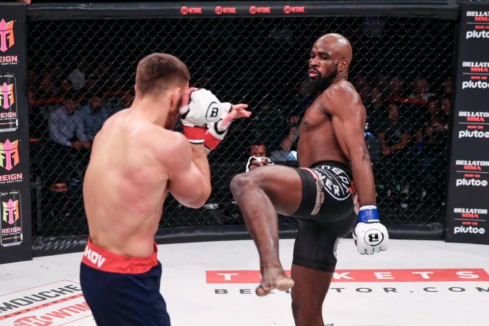Corey Anderson's first fight with Vadim Nemkov was stopped due to a headbutt in the third round
