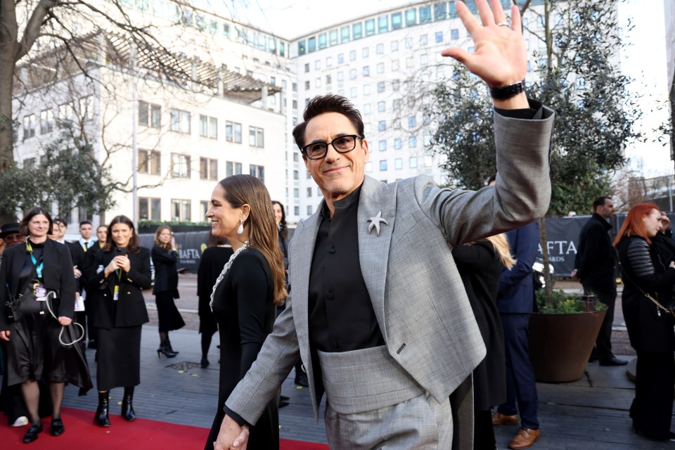 Robert Downey Jr. wins gong for best supporting actor