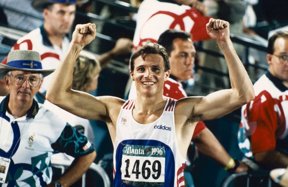 Roger Black celebrating his silver medal in the 400 meters at the Atlanta Olympics.