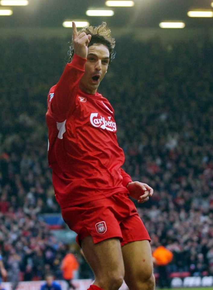 Fernando Morientes celebrating a goal.